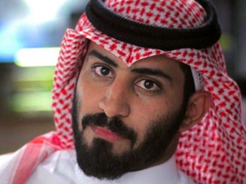 عبد الرحمن المطيري يتصدر تويتر وشركات كبرى تتسابق للتعاقد معه